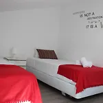 Uau אכסניה פיגואיירה דה פוז
