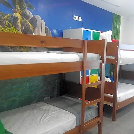 Uau Hostel Figueira da Foz